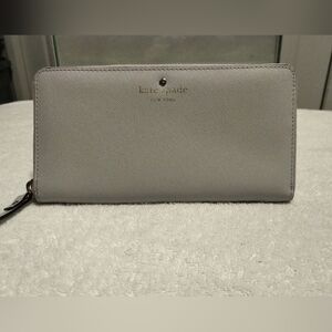 Kate Spade Zippy Wallet